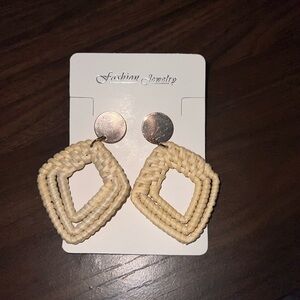 Cream Woven earrings